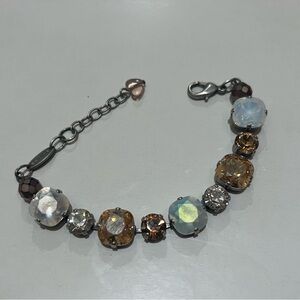 Sabika neutral color stone bracelet.